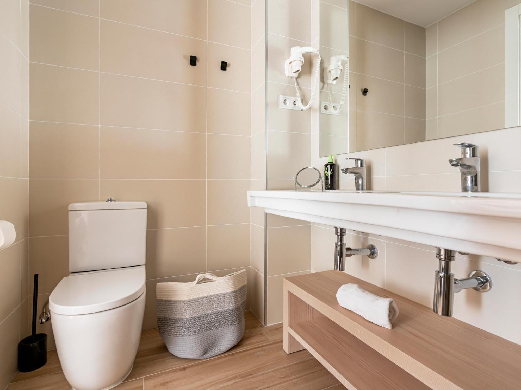 Limehome Barcelona Carrer De Besalu 82 Exterior photo